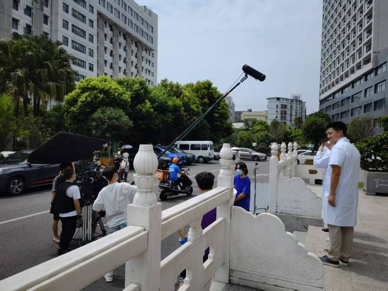西林县广告片拍摄公司低成本实现高规格制作的诀窍